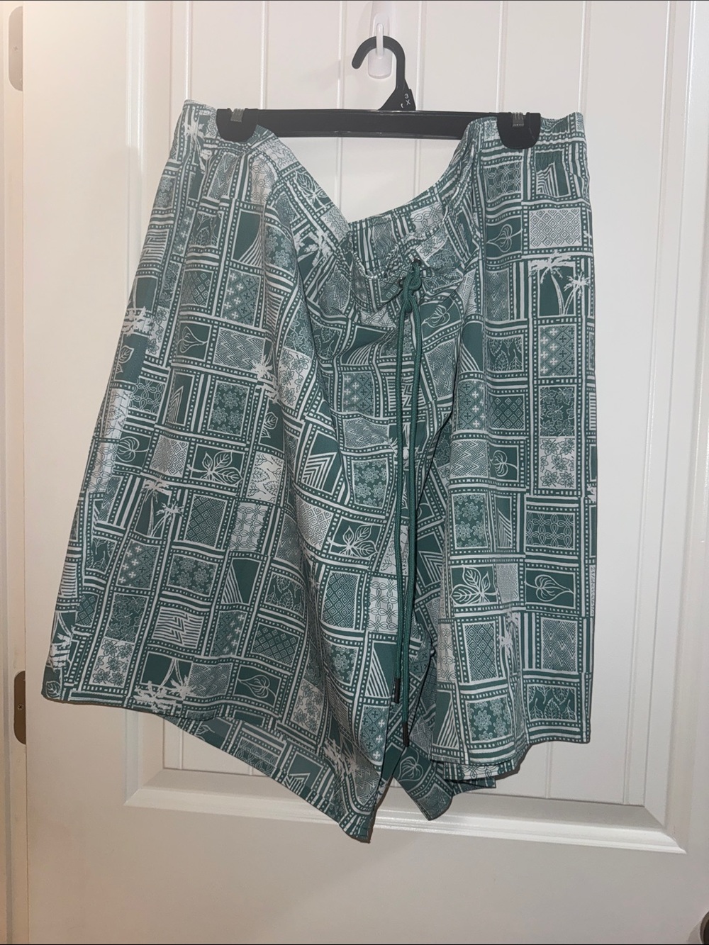 Men's Green Patterned Drawstring Shorts